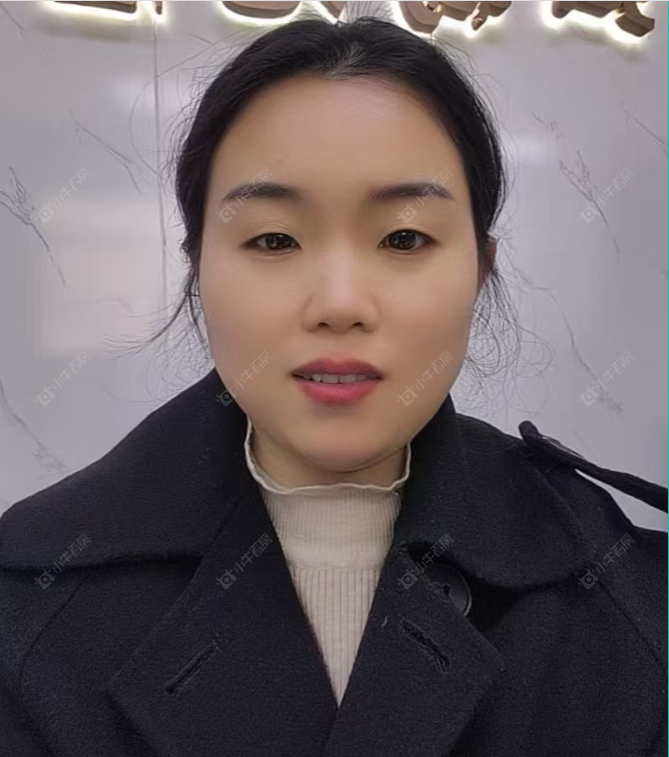 二手经纪人李小妮