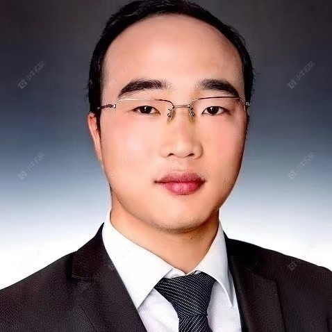 二手经纪人管艳兵