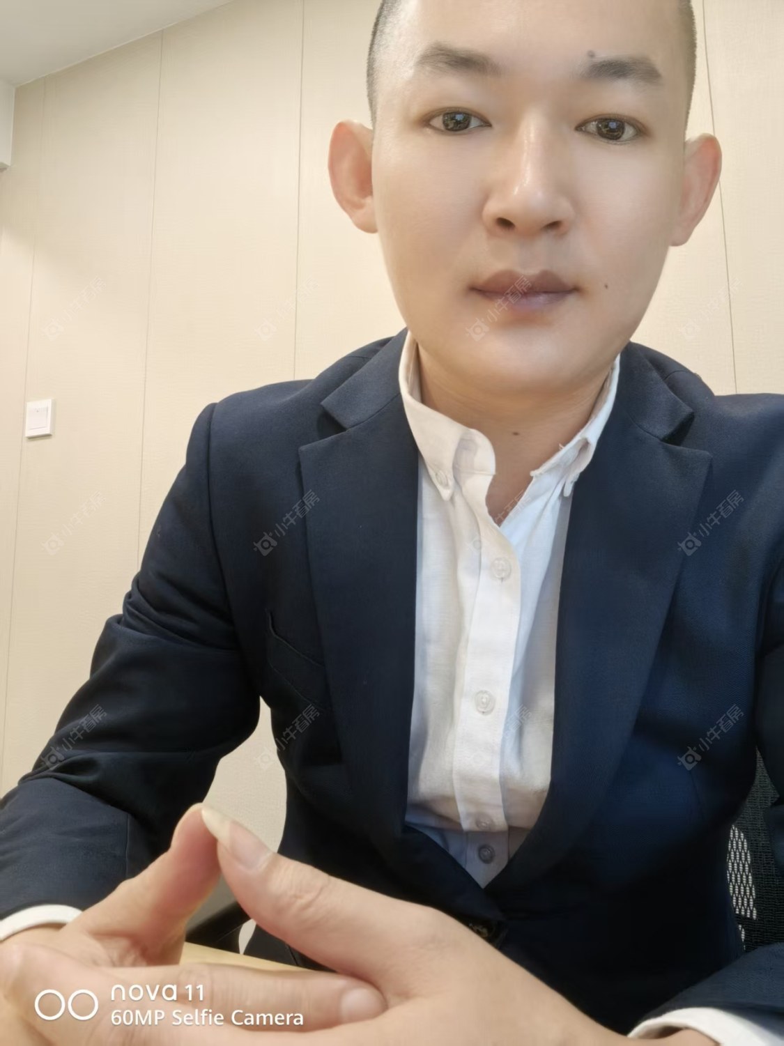 二手经纪人章涵