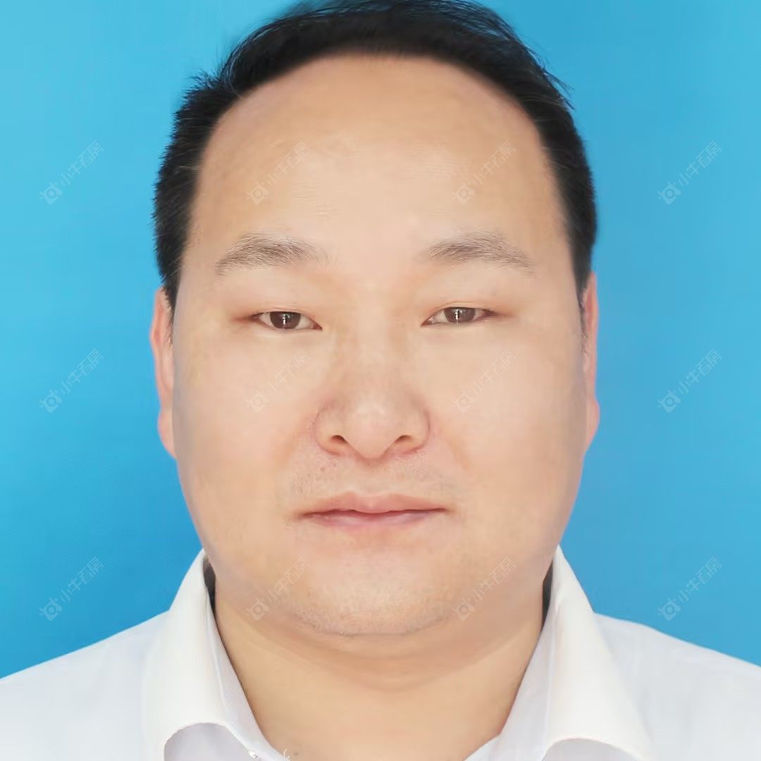 楼盘经纪人王强