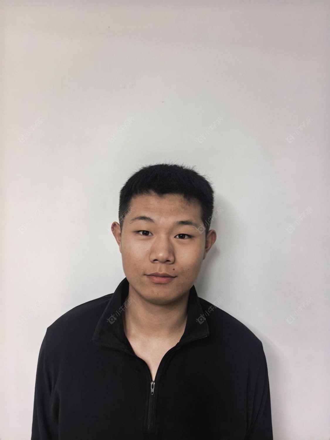 二手经纪人马崇文