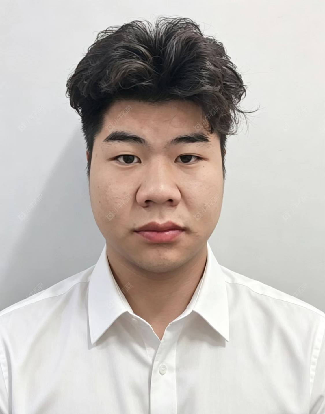 二手经纪人甘亮勇