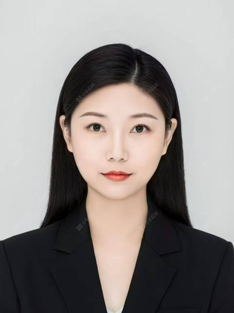 二手经纪人邢娜