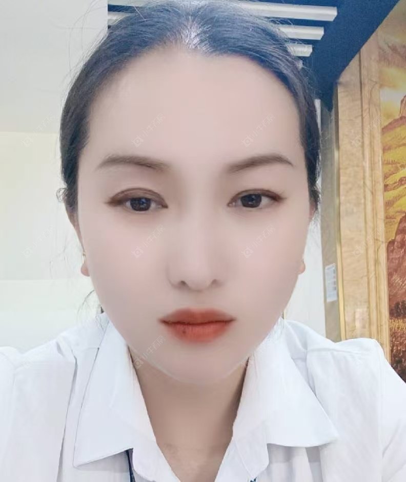 二手经纪人朱金凤