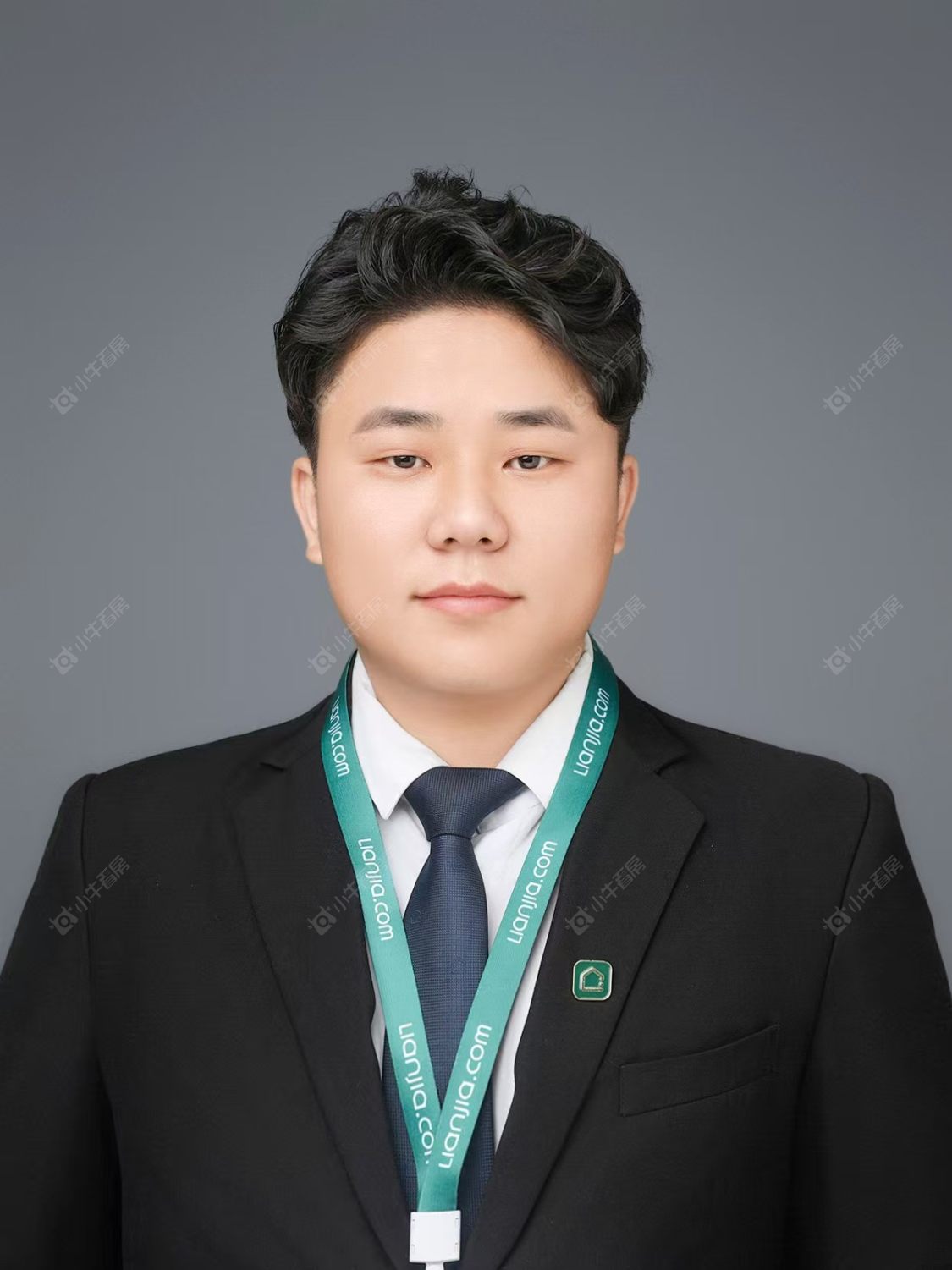 二手经纪人曹维聪