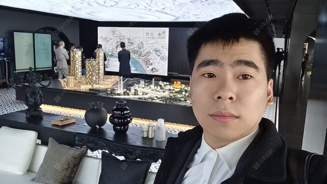 租房经纪人李成