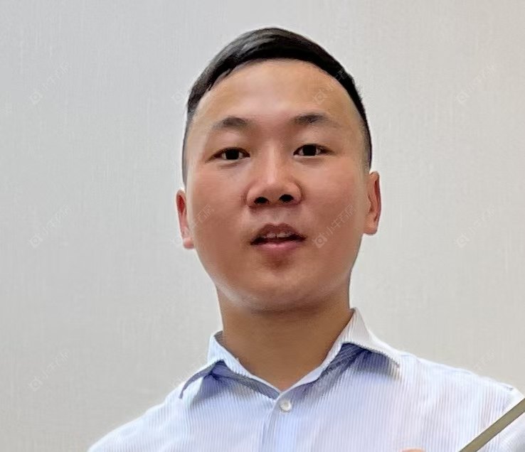 二手经纪人曹德虎