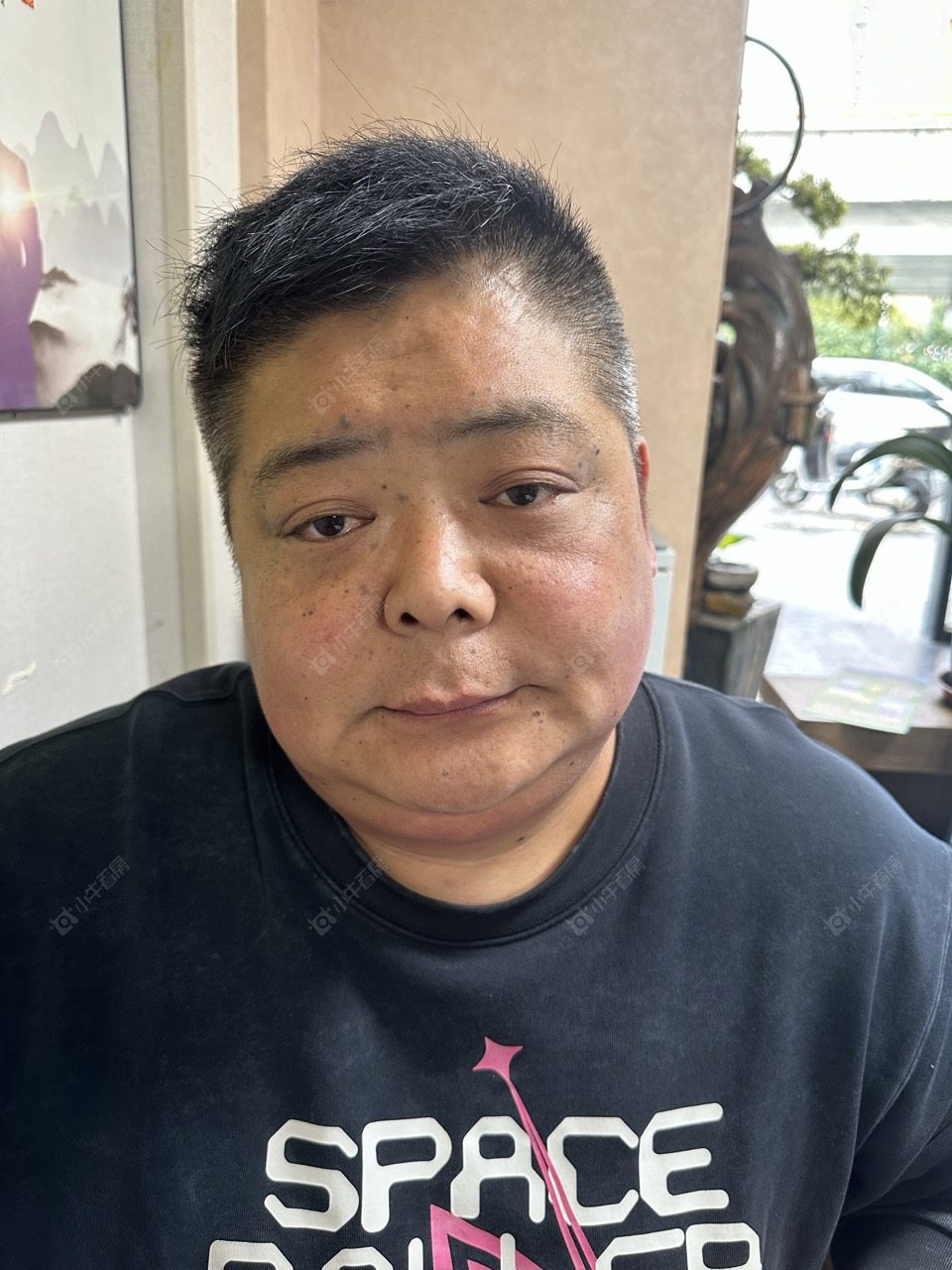 二手经纪人史钢柱