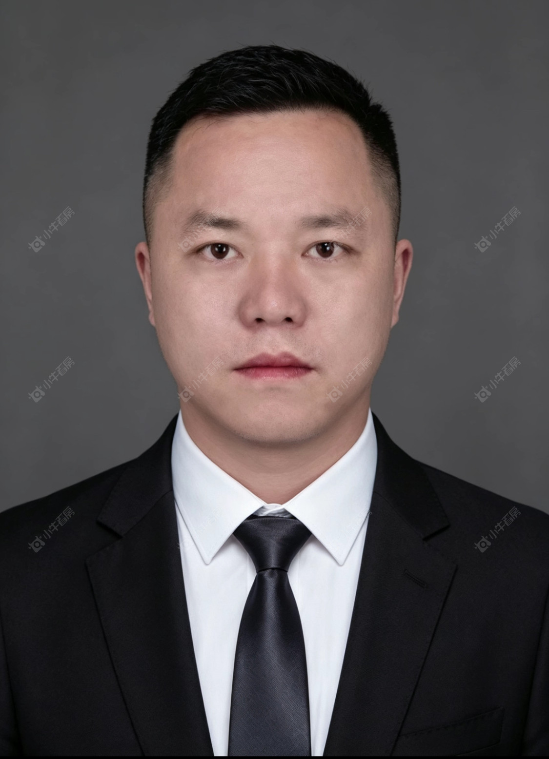 二手经纪人雷威